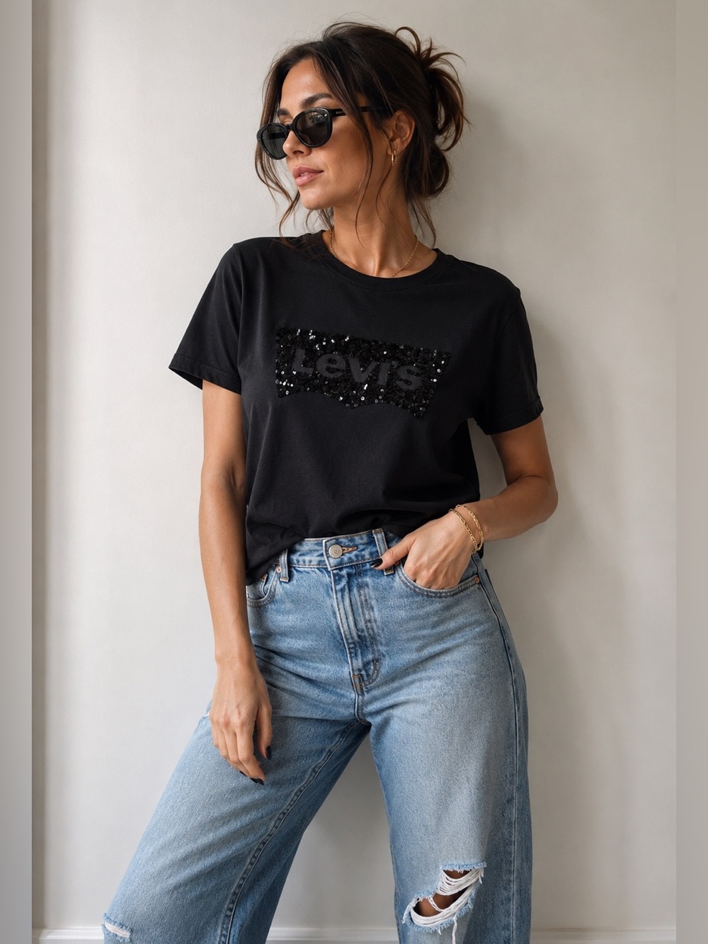 Levi’s‎ Black Sequin Logo Tee Women’s XL Classic Cotton Graphic T-Shirt
